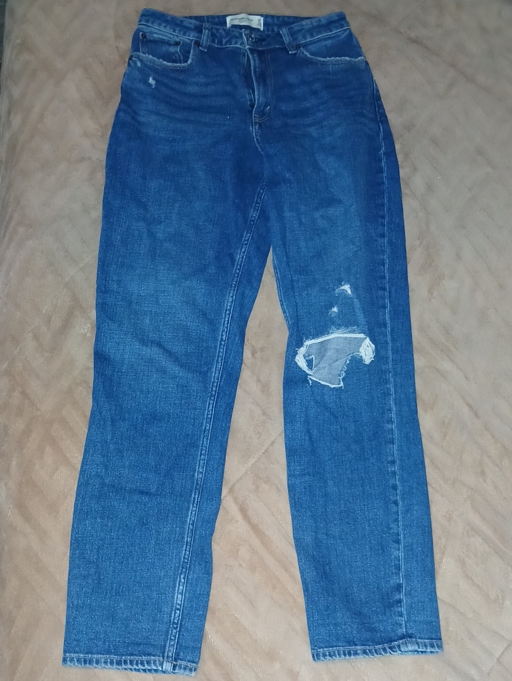 Women's Abercrombie & Fitch The Mom High Rise Jeans Darker Wash W/ Rips Sz: 26/2
